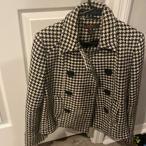 Jacket - Picture 2 of 4